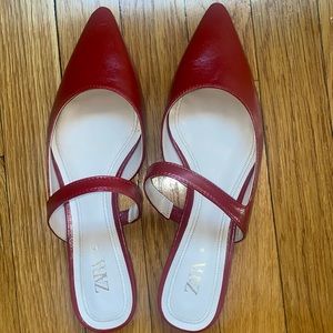 NEVER WORN ZARA red flats with small heel!